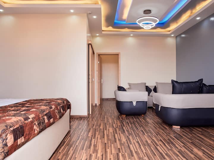Nyarutarama full furnished apartment for rent