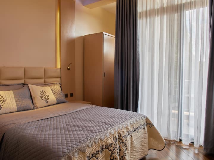 Nyarutarama full furnished apartment for rent