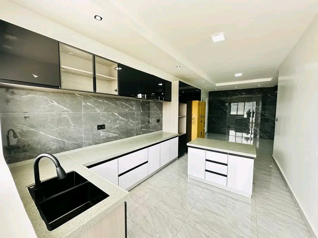 Gacuriro luxury house for sale in good neighborhood