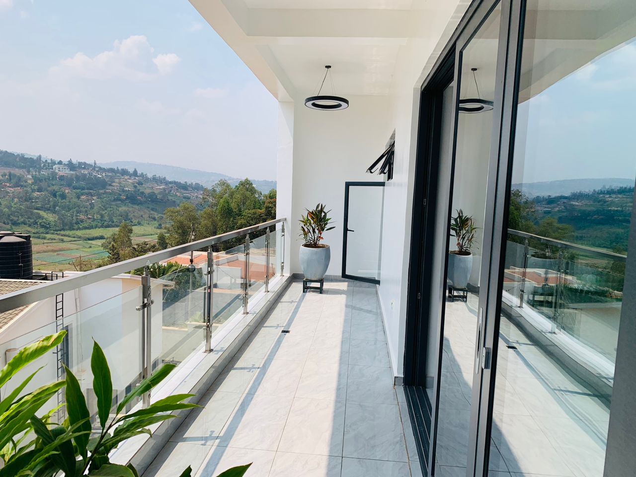Gacuriro luxury house for sale in good neighborhood