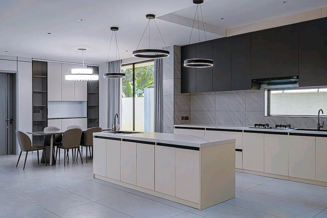Kiyovu modern villa for sale in most good neighborhood in Kigali