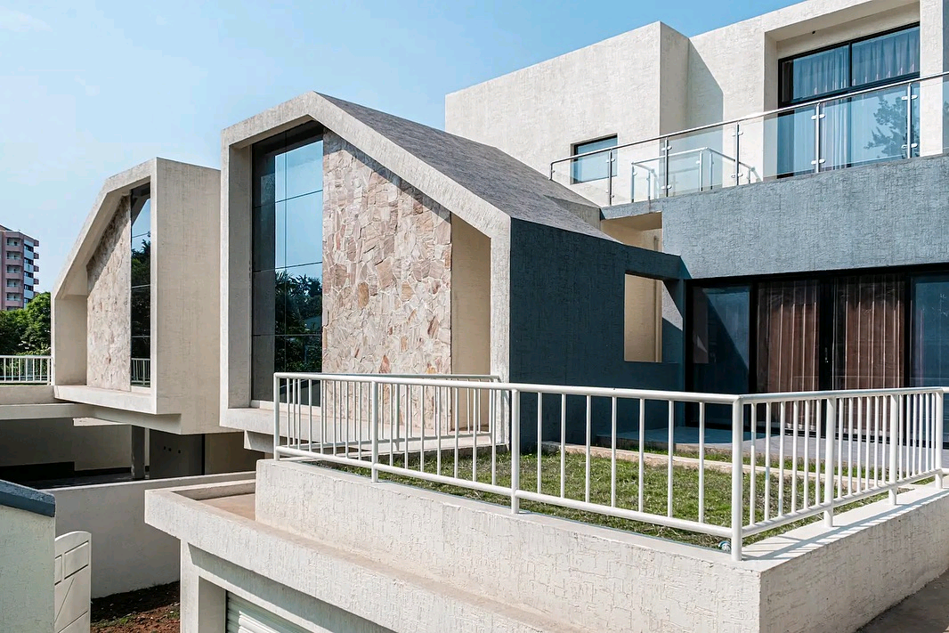 Kiyovu modern villa for sale in most good neighborhood in Kigali