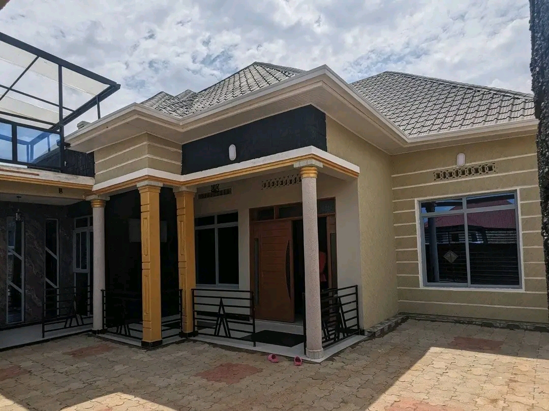 New house for sale in Kanombe in good enveronimment