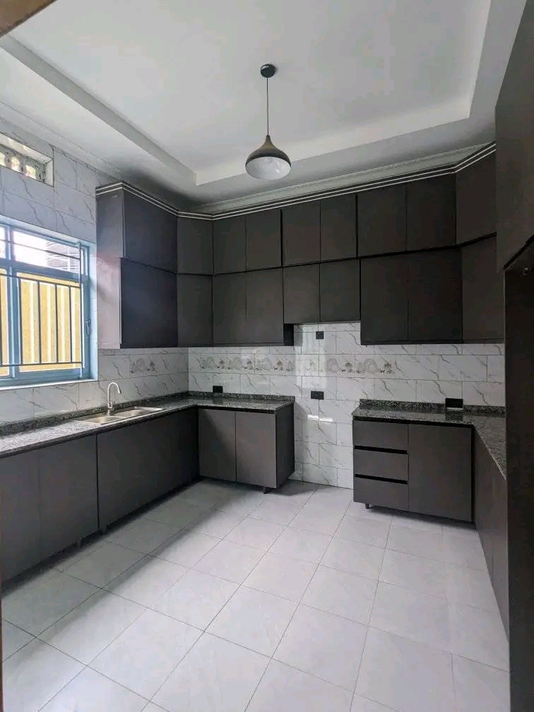 New house for sale in Kanombe in good enveronimment