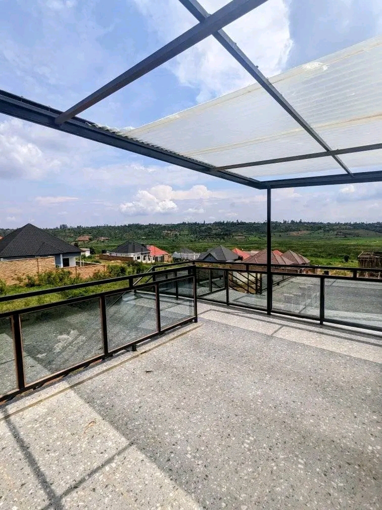 New house for sale in Kanombe in good enveronimment