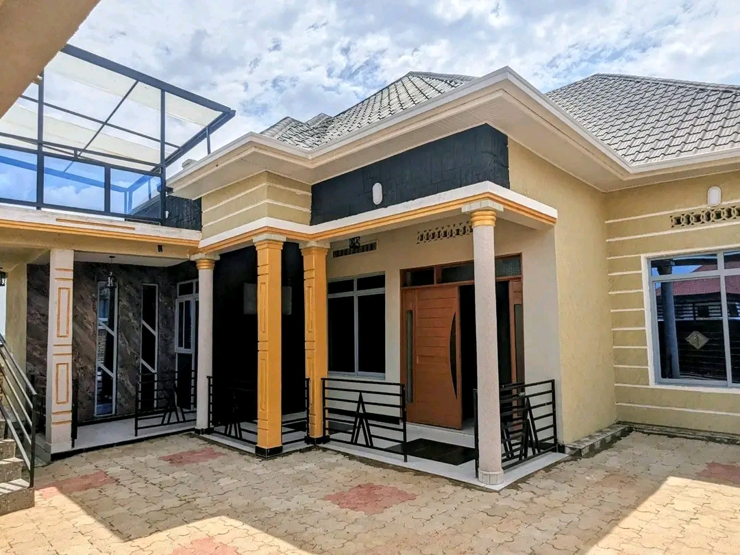New house for sale in Kanombe in good enveronimment