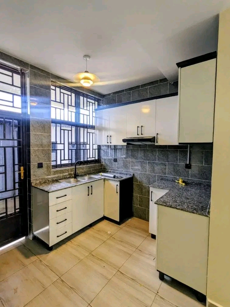 Nice unfurnished house for rent in good neighborhood