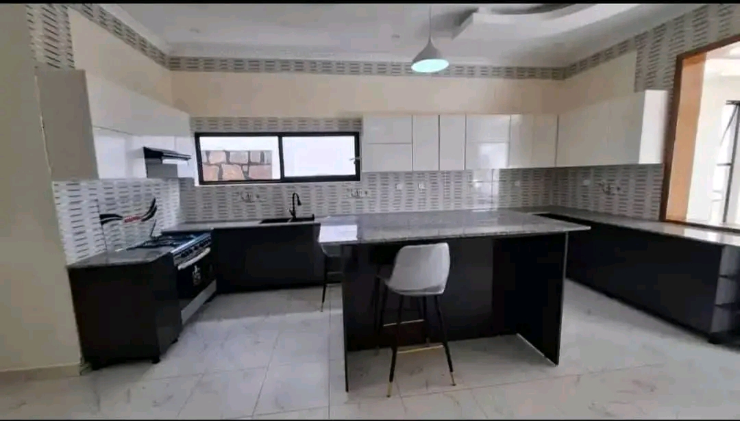 Nice kibagabaga house for sale in good neighborhood