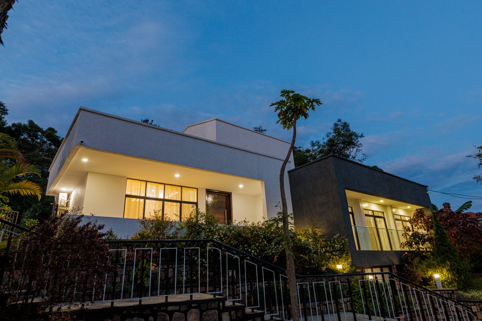 Nice full furnished house for rent in good neighborhood