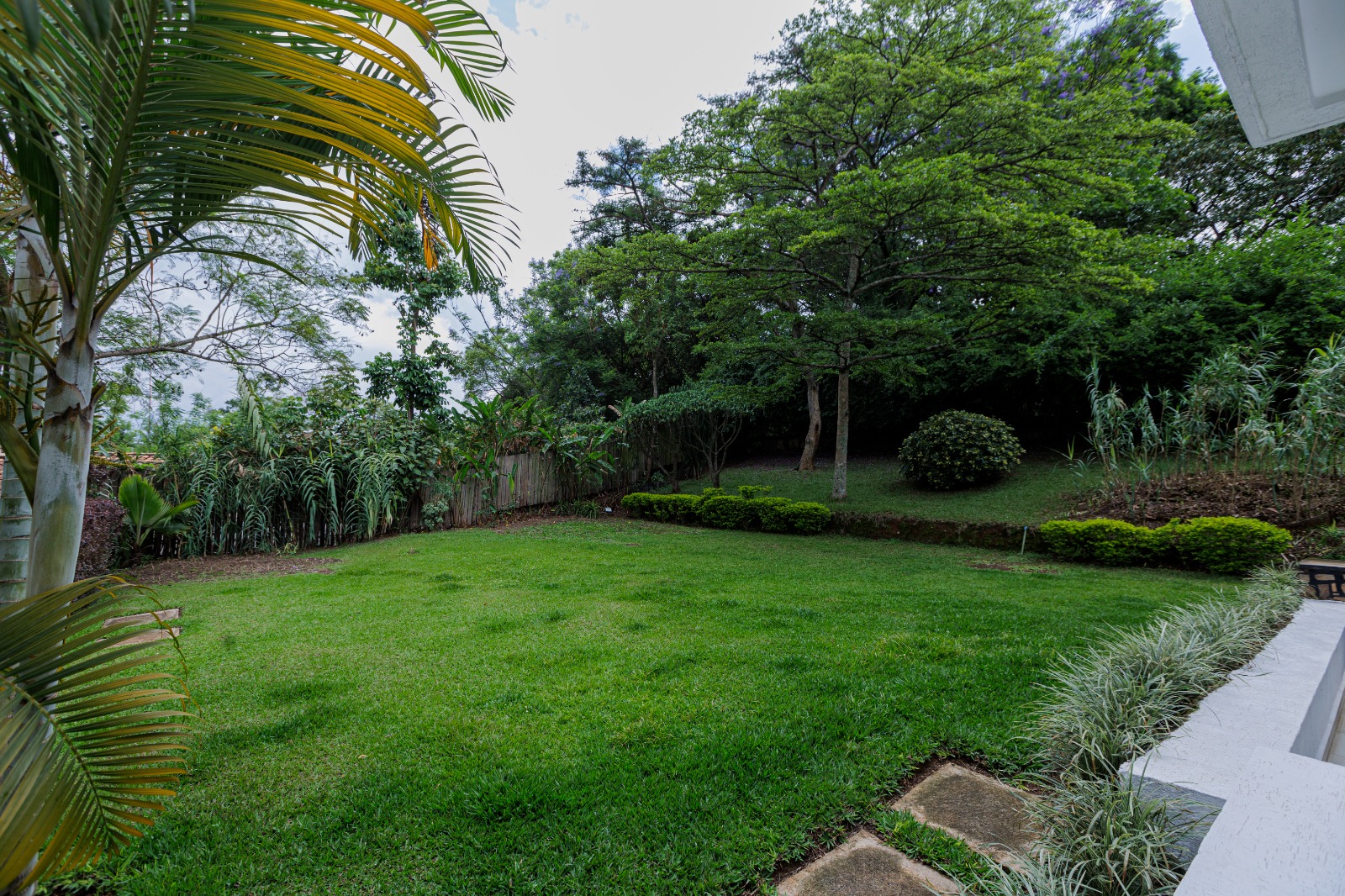 Nice full furnished house for rent in good neighborhood