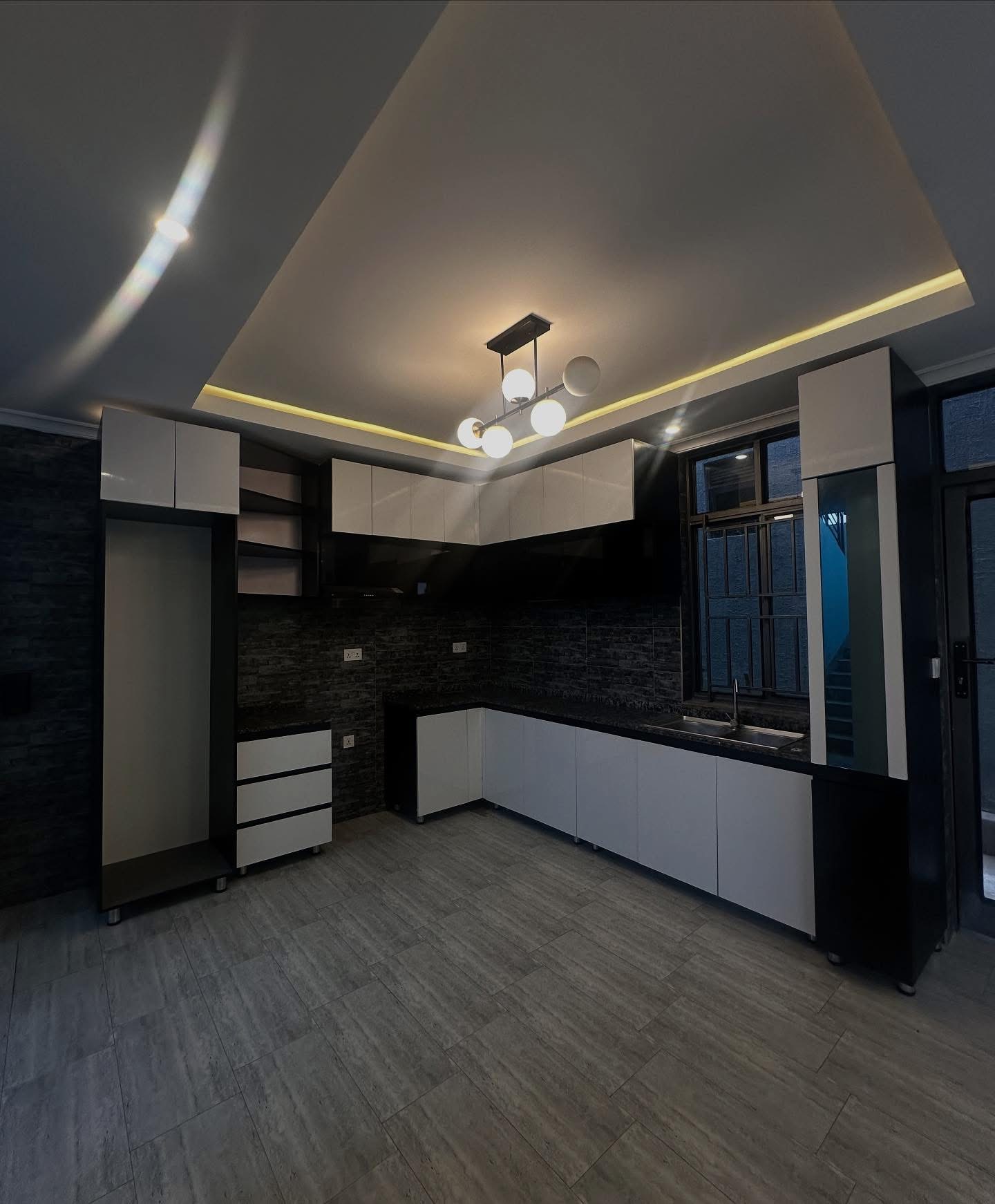 Nice unfurnished house for rent in good neighborhood