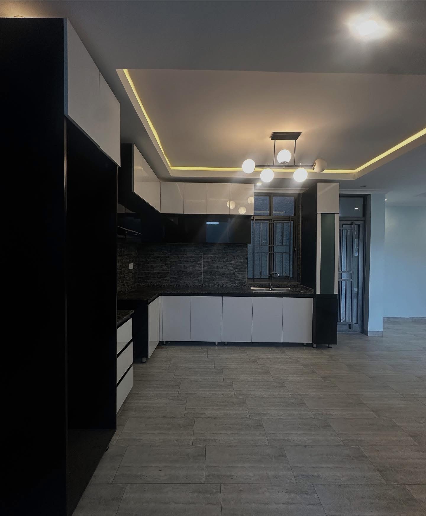 Nice unfurnished house for rent in good neighborhood