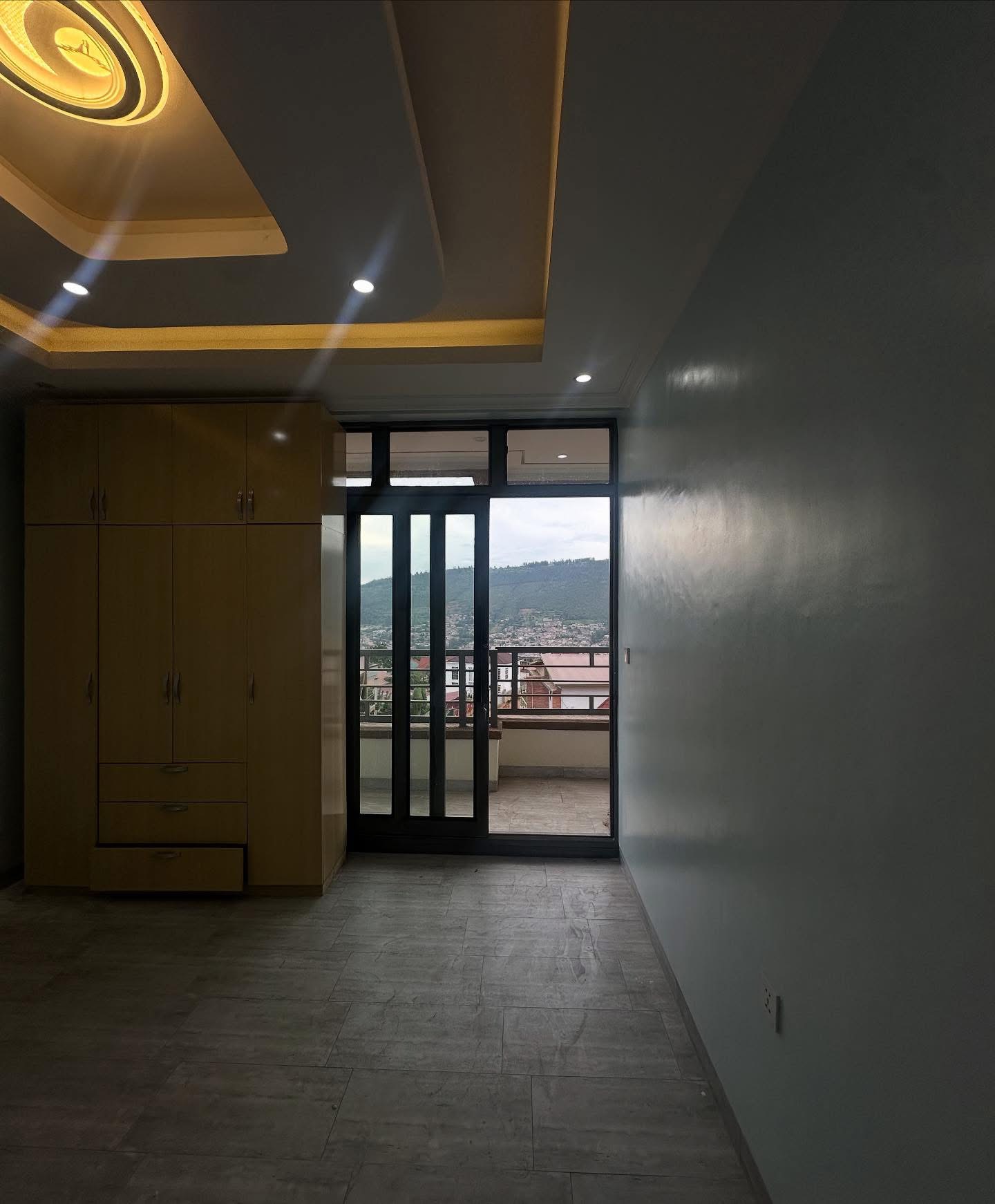 Nice unfurnished house for rent in good neighborhood