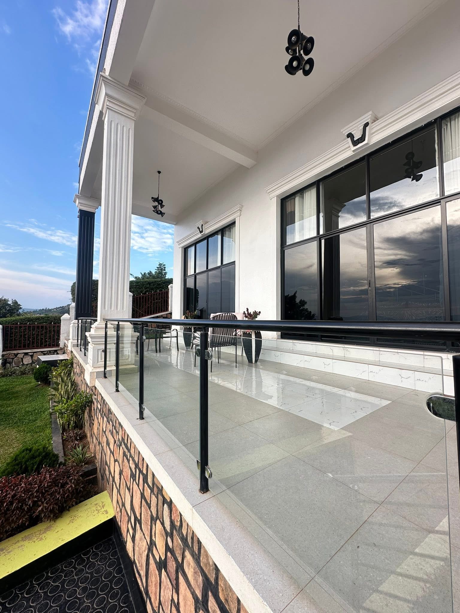 Two units villa for sale with view of whole city