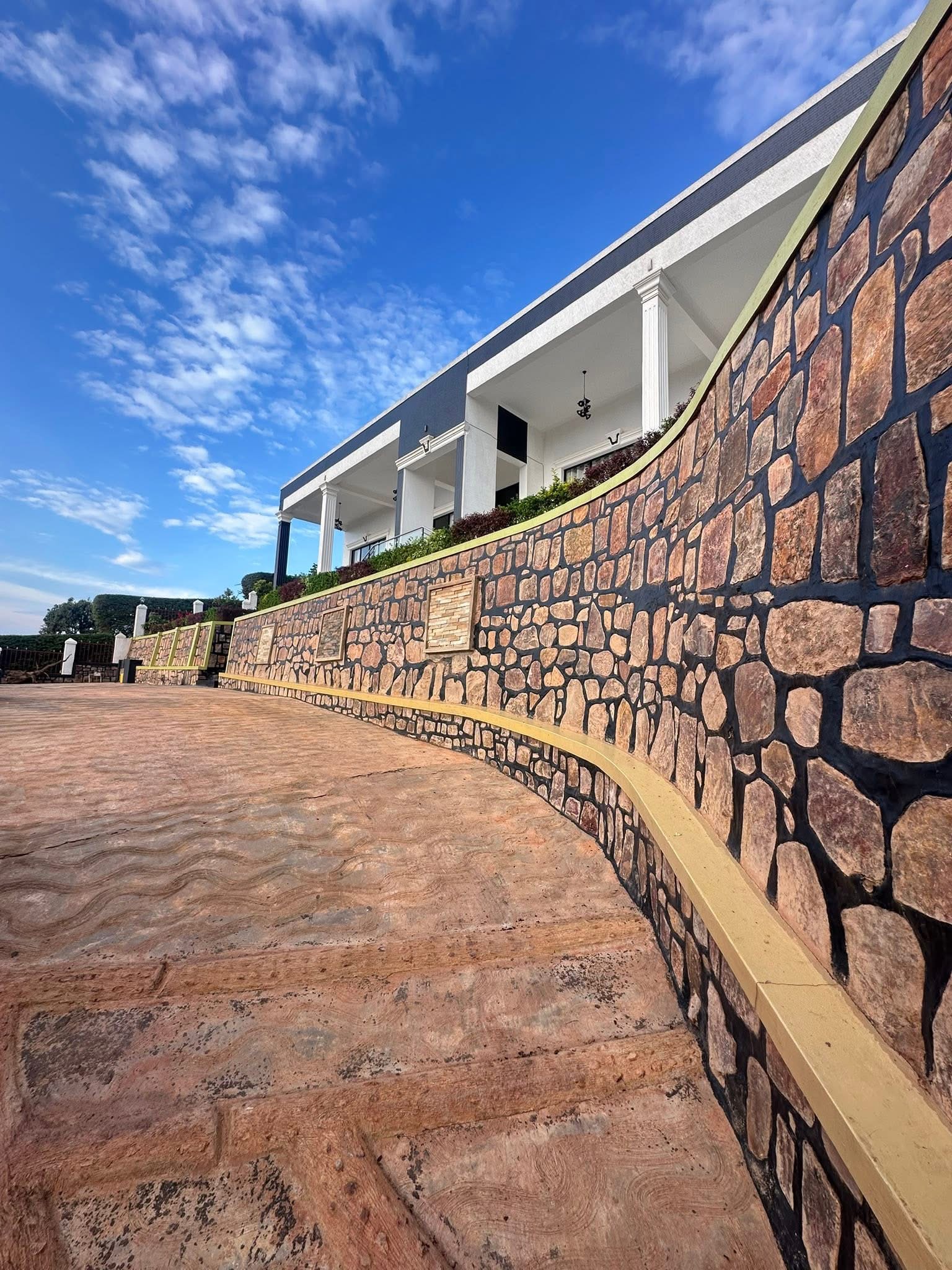 Two units villa for sale with view of whole city