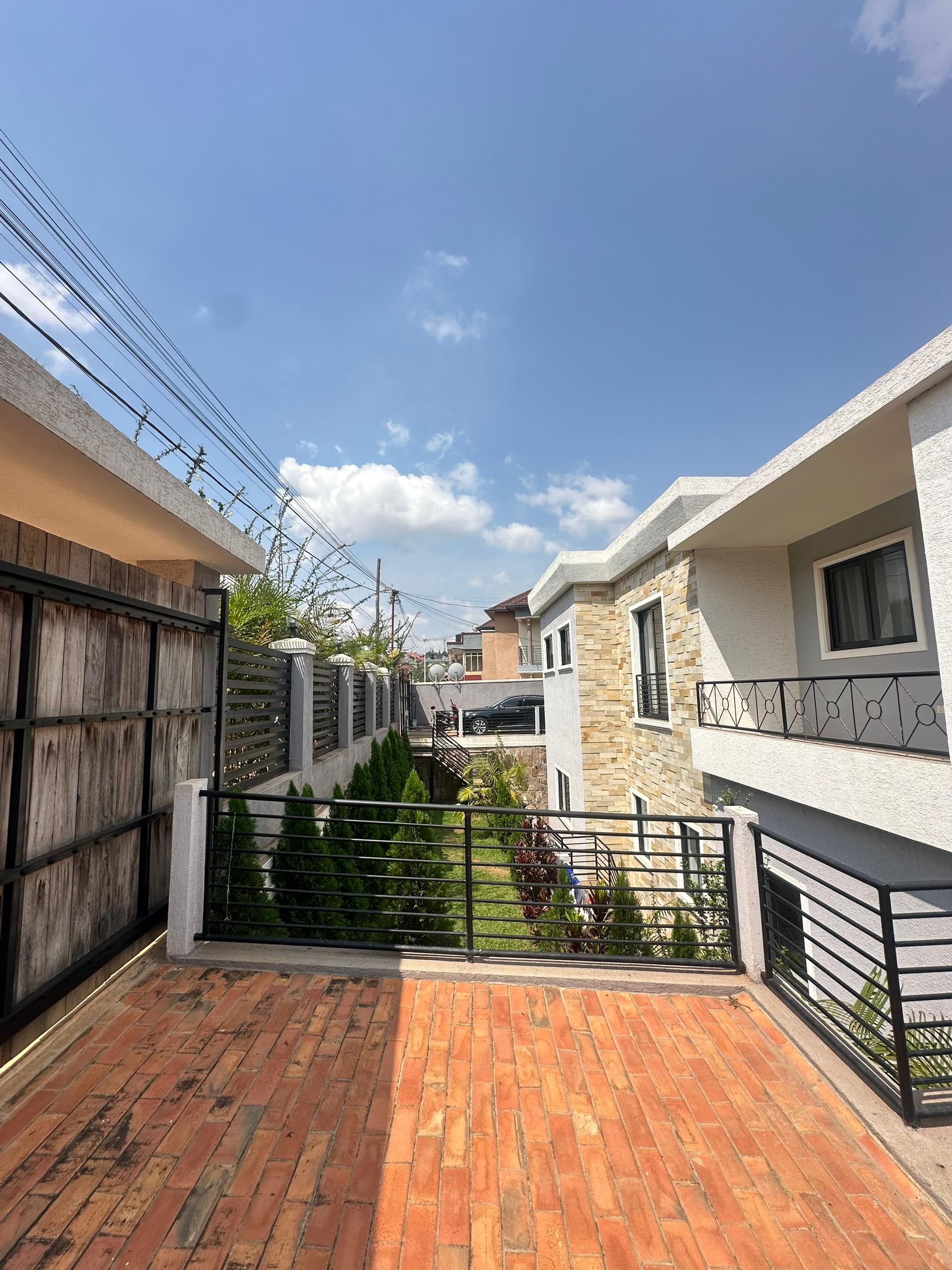 Nice house for sale in Kigali Nyarugunga