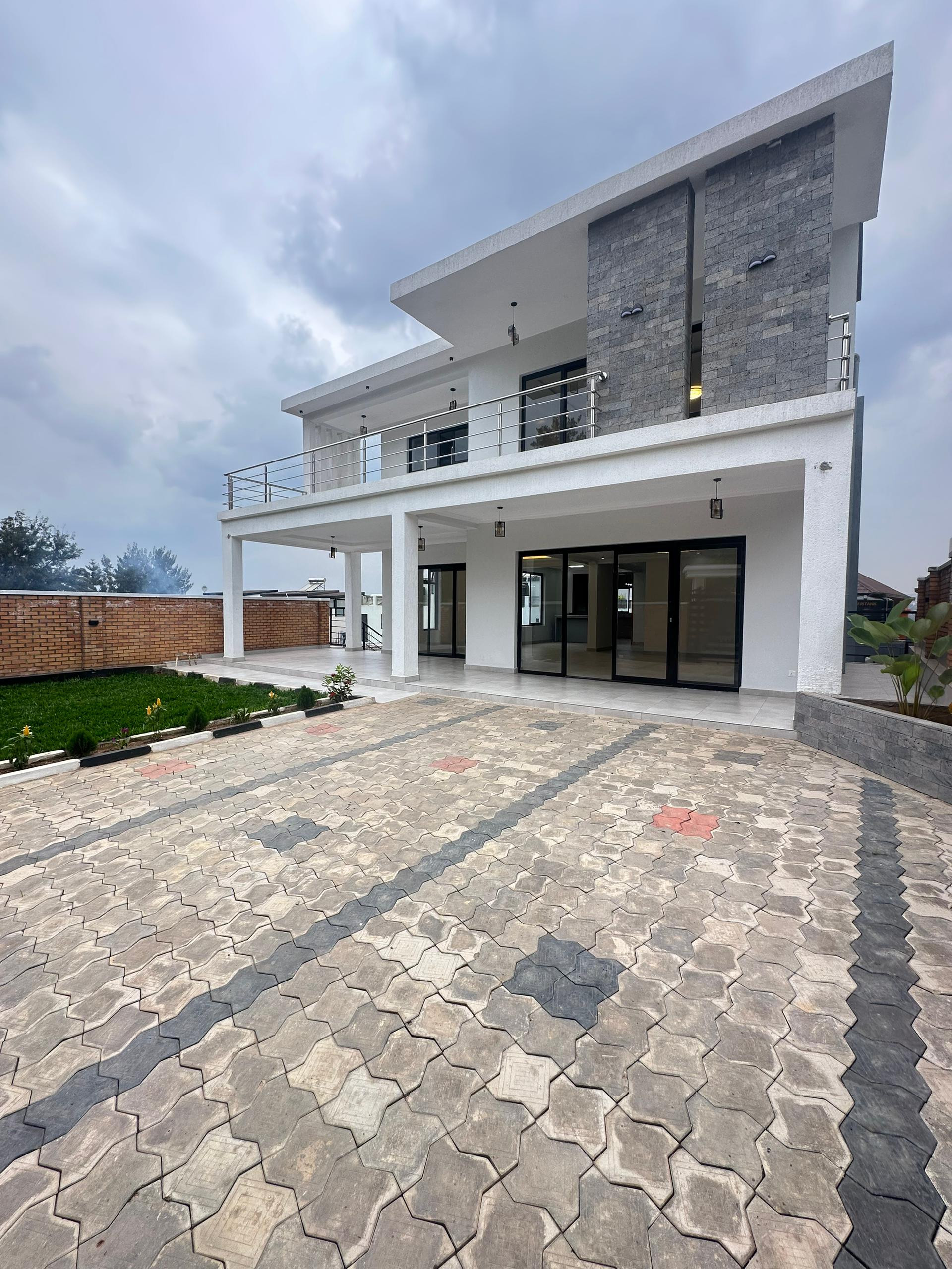 Nice new house for sale in heart of kibagabaga in Kigali.