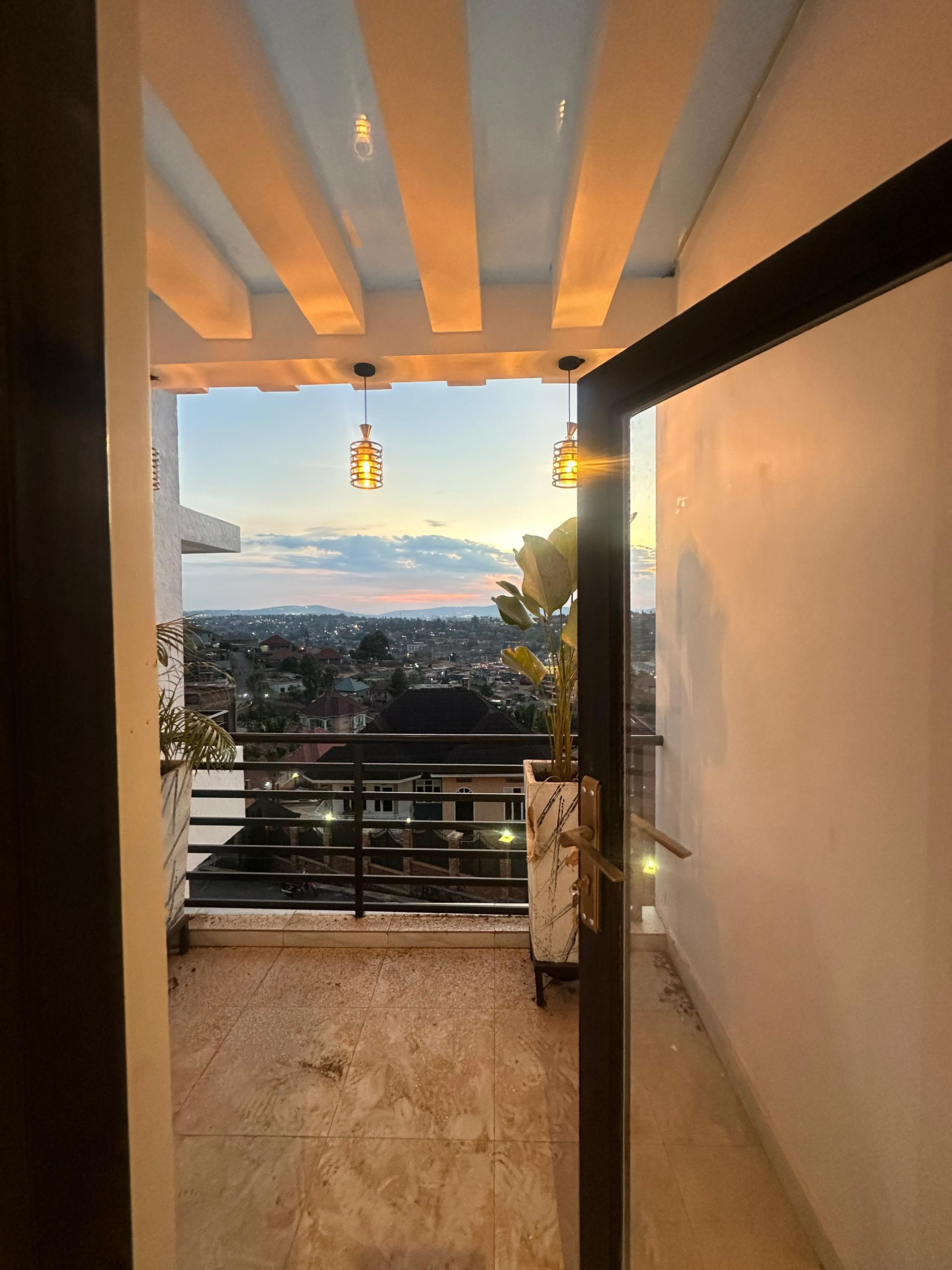 Nice unfurnished house for rent in good neighborhood