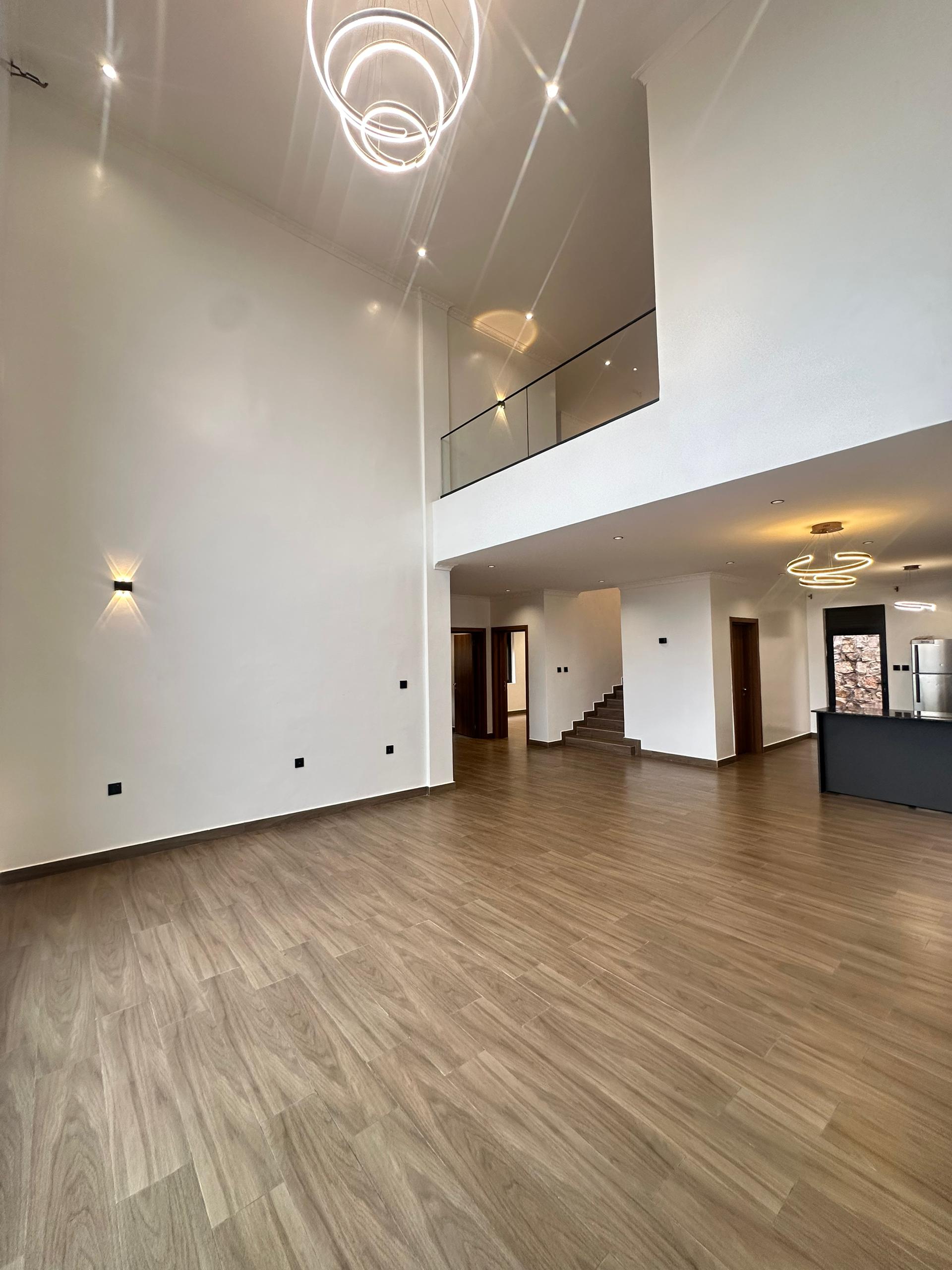 Nice new house for sale in Rebero in good neighborhood