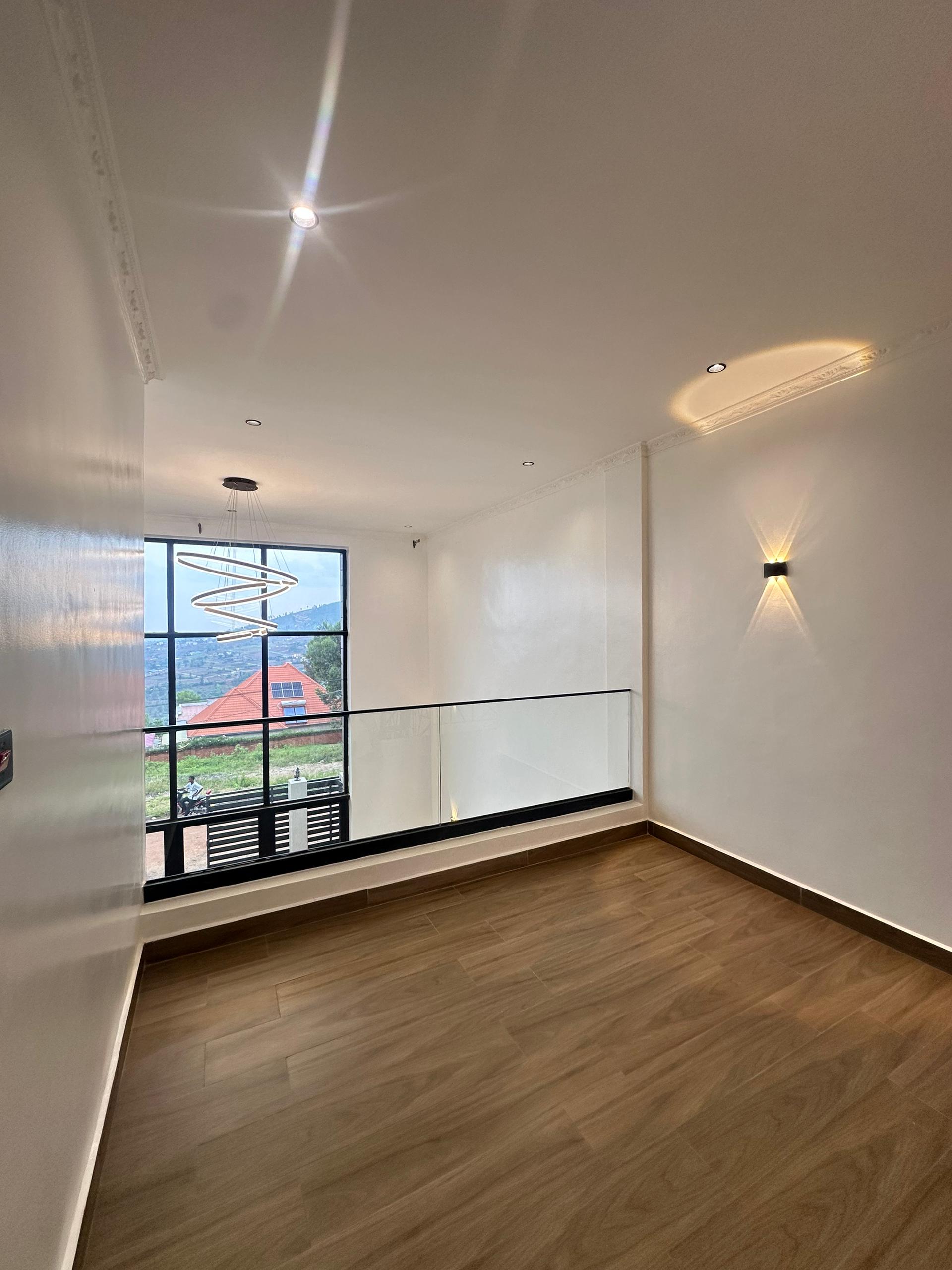 Nice new house for sale in Rebero in good neighborhood