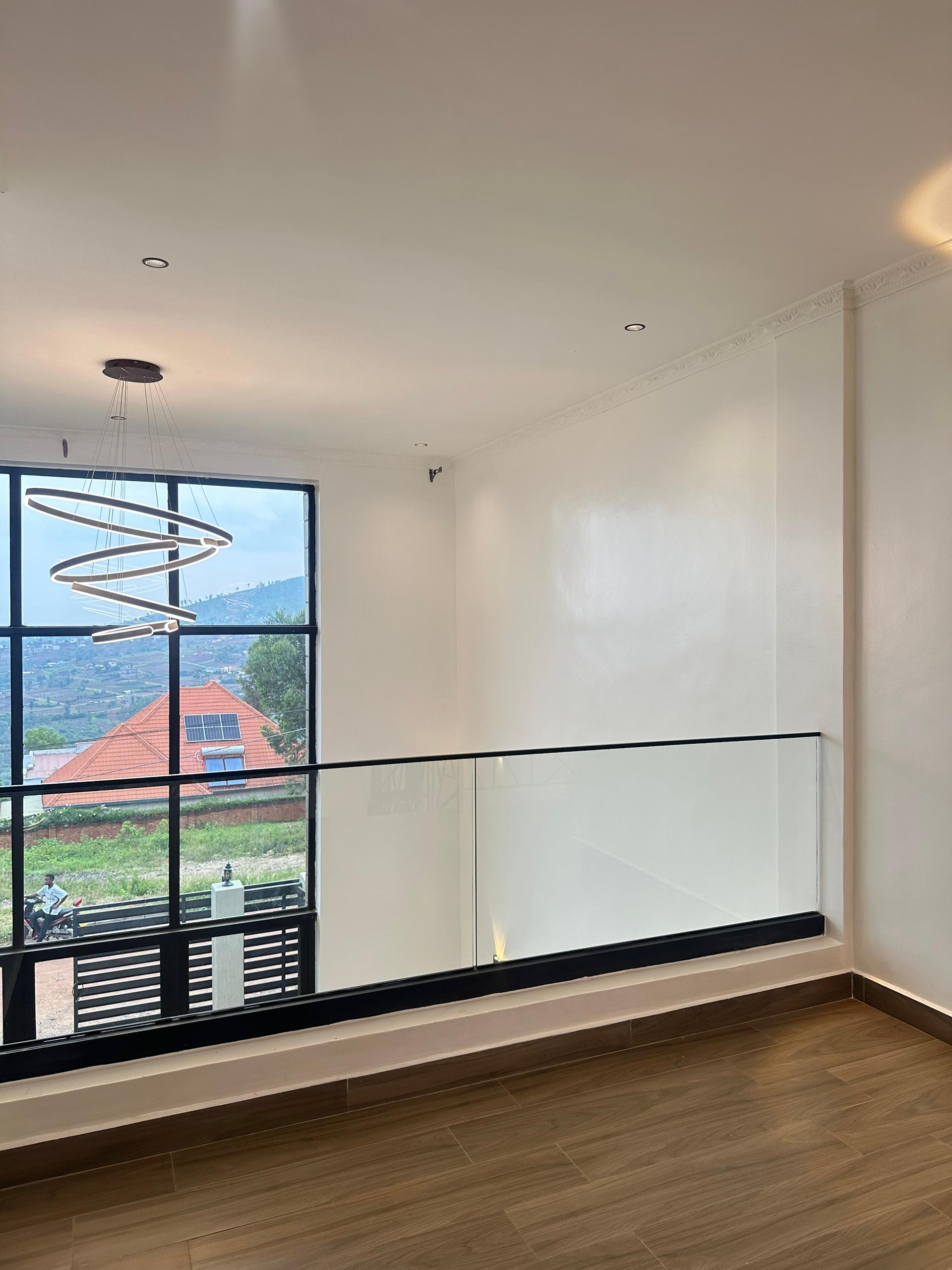 Nice new house for sale in Rebero in good neighborhood