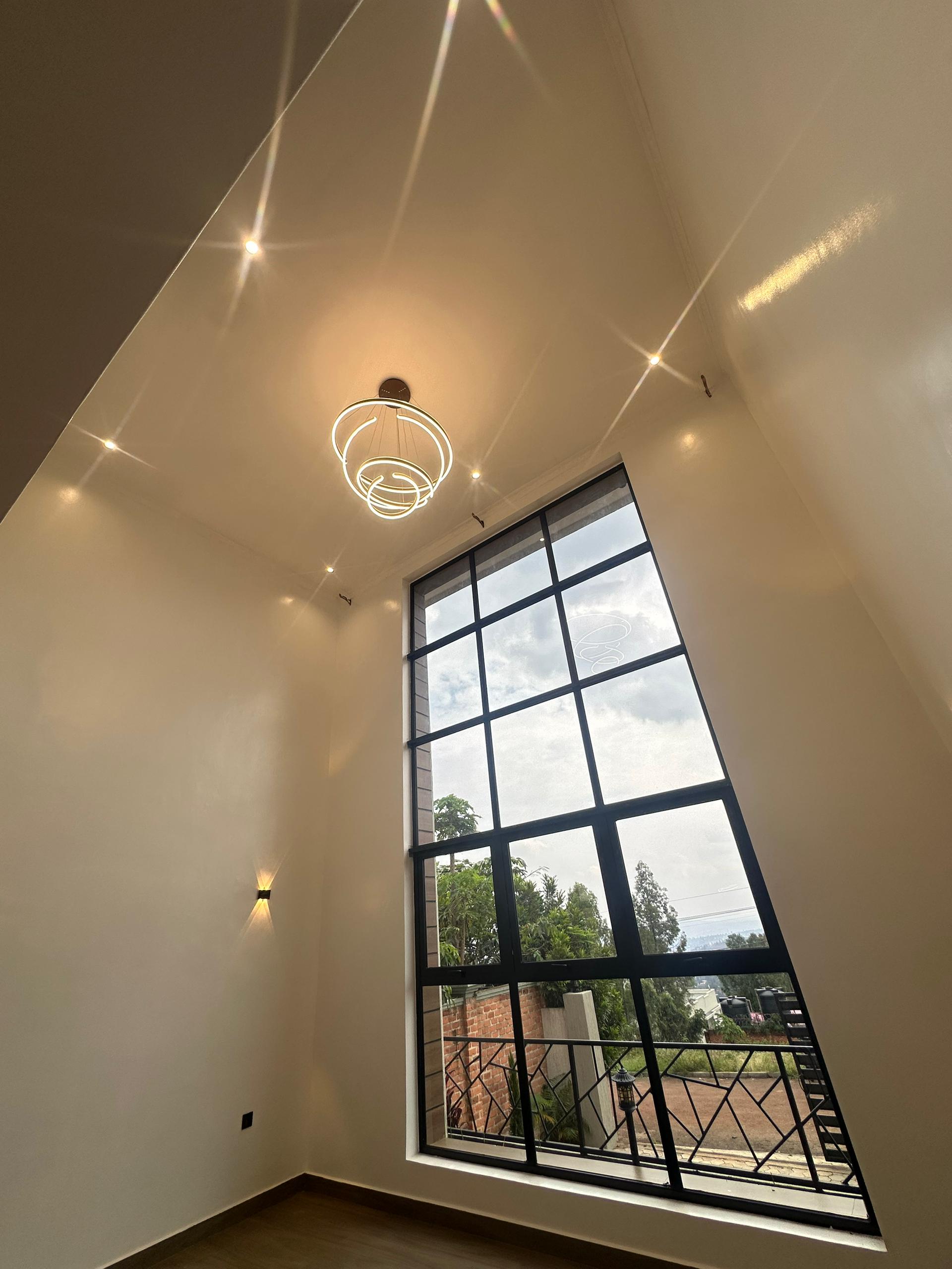 Nice new house for sale in Rebero good neighborhood
