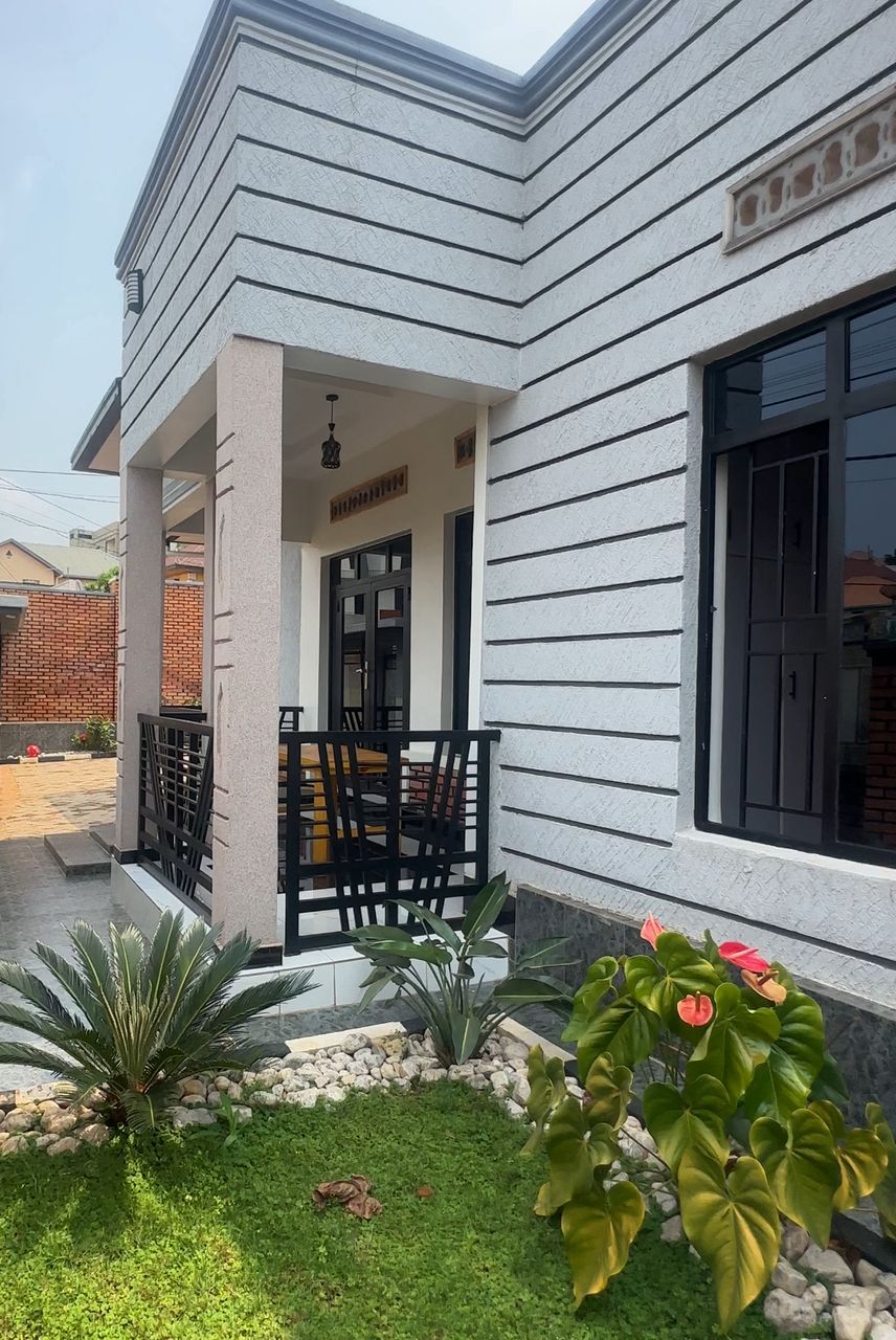 Nice full furnished house for rent in good neighborhood