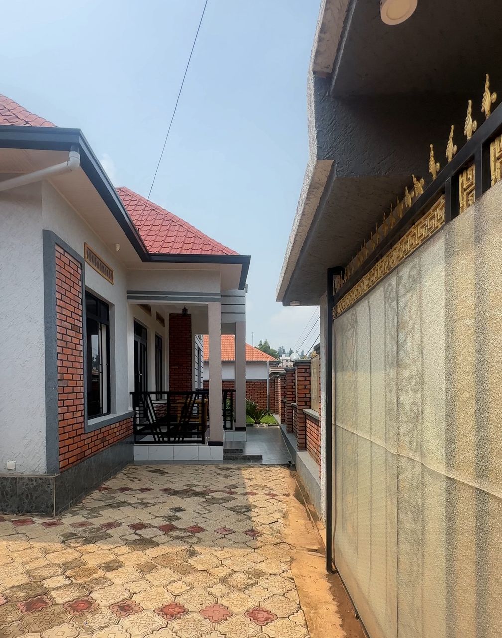 Nice full furnished house for rent in good neighborhood