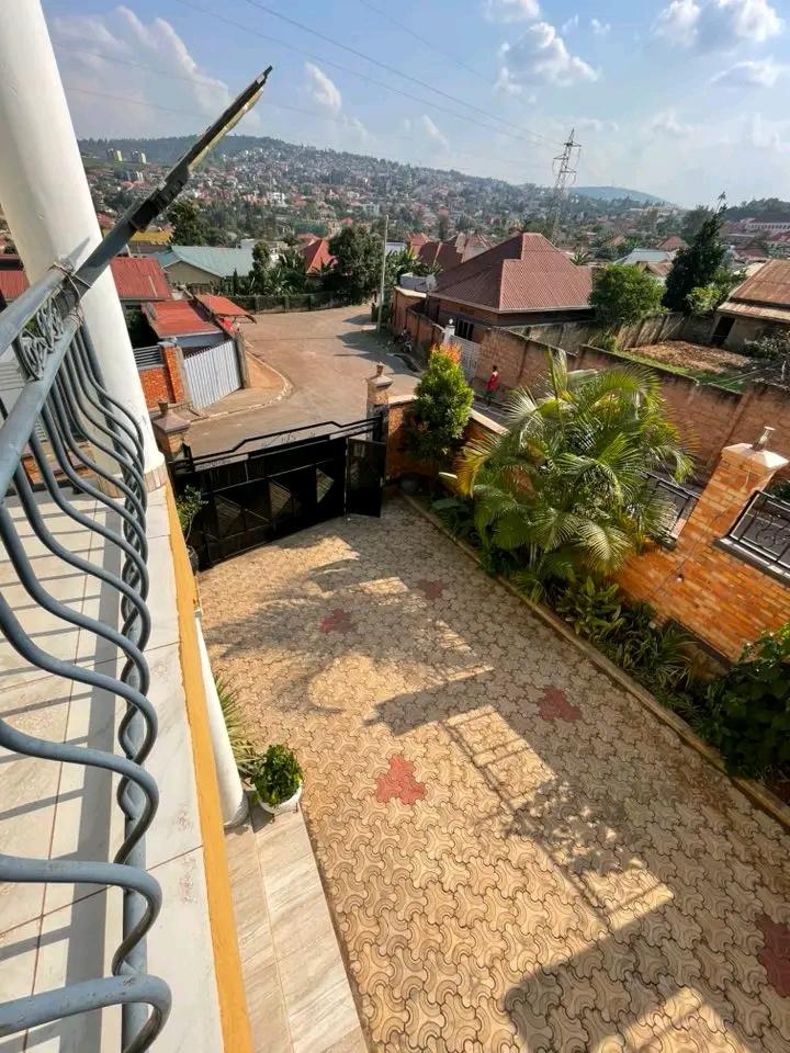 Unfurnished nice house for rent in Kicukiro, Niboye