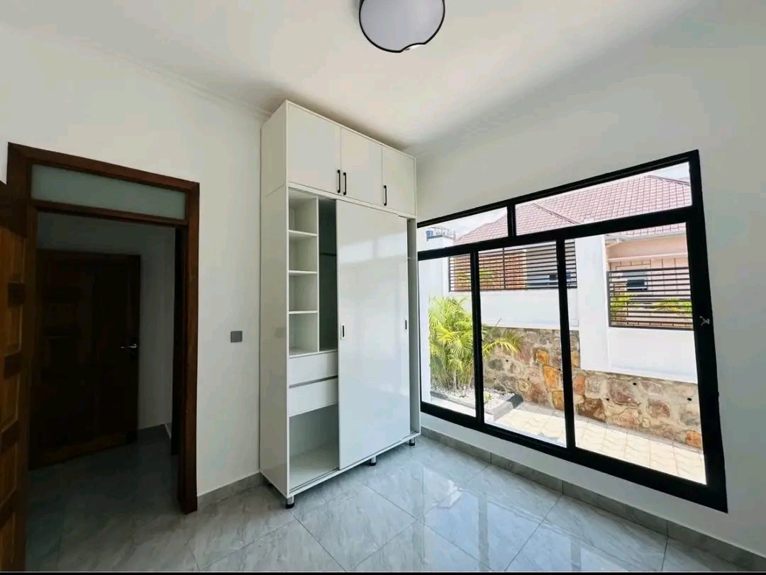 Nice new one unfurnished house for rent In Kibagabaga.