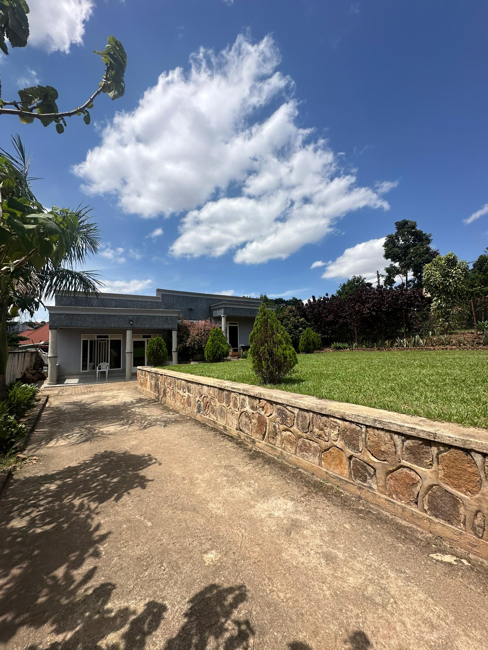 Nice plot for sale in Remera