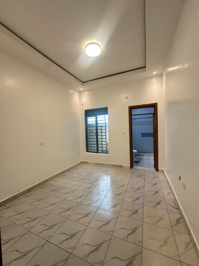 Unfurnished house for rent in Kabeza