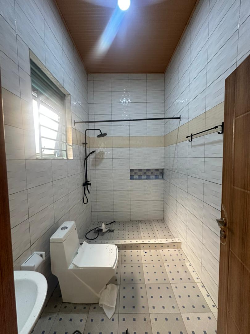 Unfurnished house for rent in Kabeza