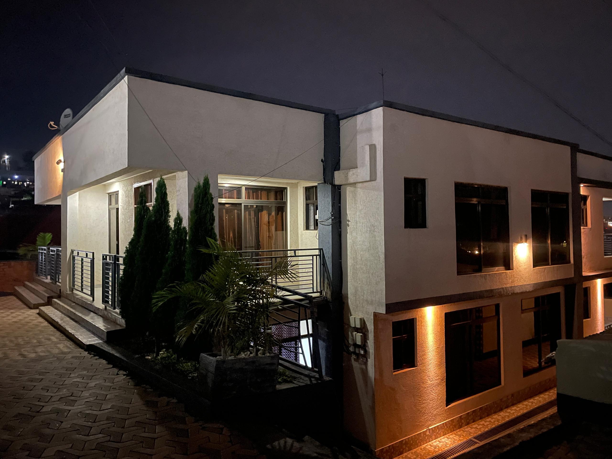 Nice full furnished apartment for rent near town