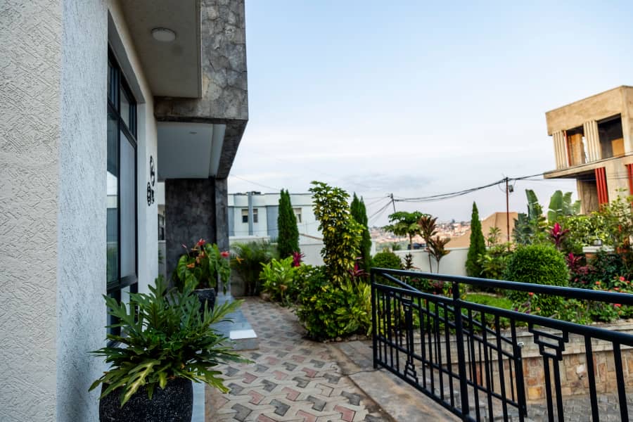 Nice modern fully furnished house for rent - Image 3