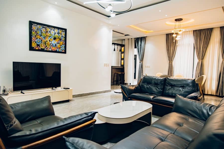 Nice modern fully furnished house for rent - Image 4