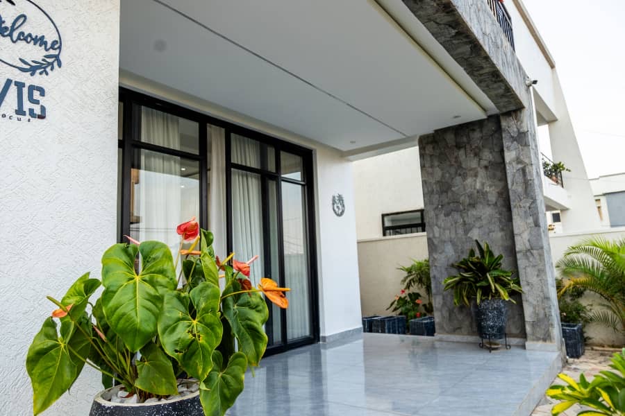 Nice modern fully furnished house for rent - Image 5